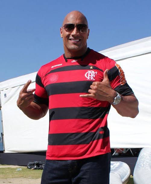 APÓS POLÊMICA SOBRE COR DA PELE, ESTÁTUA DE CERA DE DWAYNE JOHNSON SERÁ REPINTADA